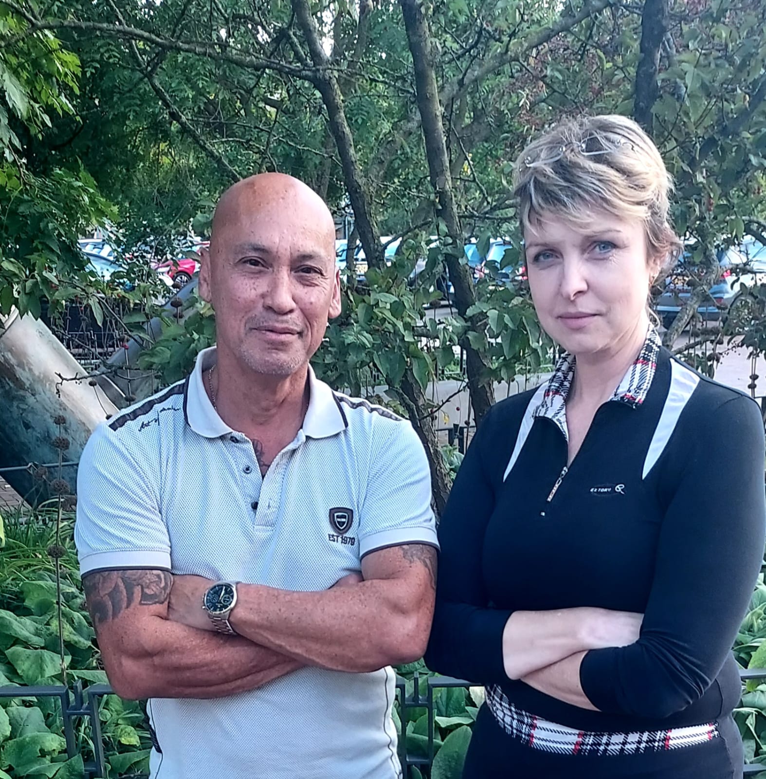Liubov samen met Lou Hoyer die eigenaar is van een andere Wushu school