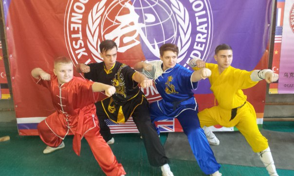 Studenten tijdens een Wushu demonstratie